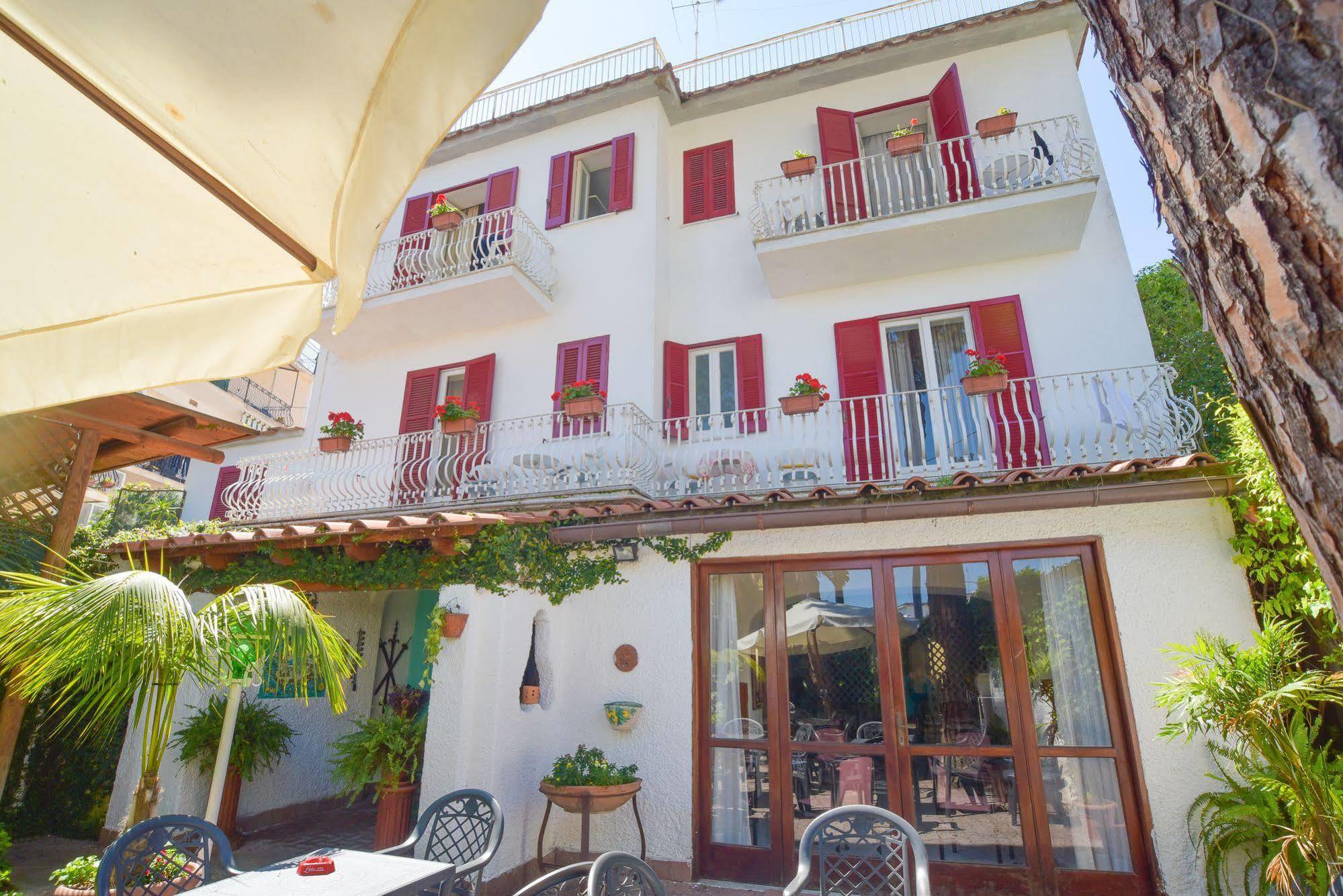 Charme Hotel La Villa Tina Ischia Exterior foto